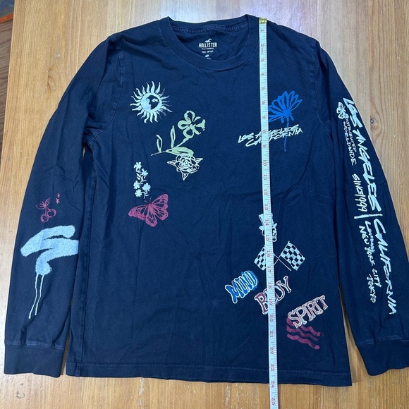 Hollister Graphic Long Sleeve Shirt - Picture 1 of 5